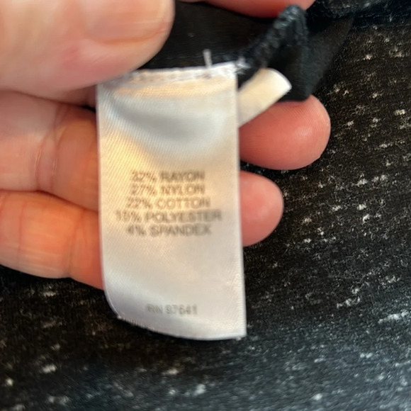 J Jill Wearever Collection heathered grey v neck tunic top. Large petite. - Picture 8 of 8